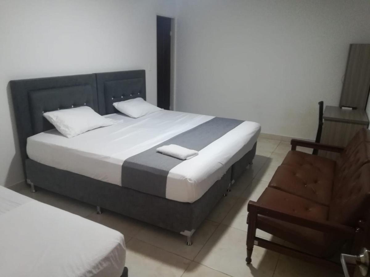 Hotel Neiva Urdaneta Exteriör bild